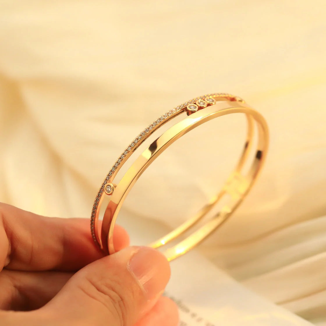 [ORA]Move Romane Diamond Bangle Bracelet