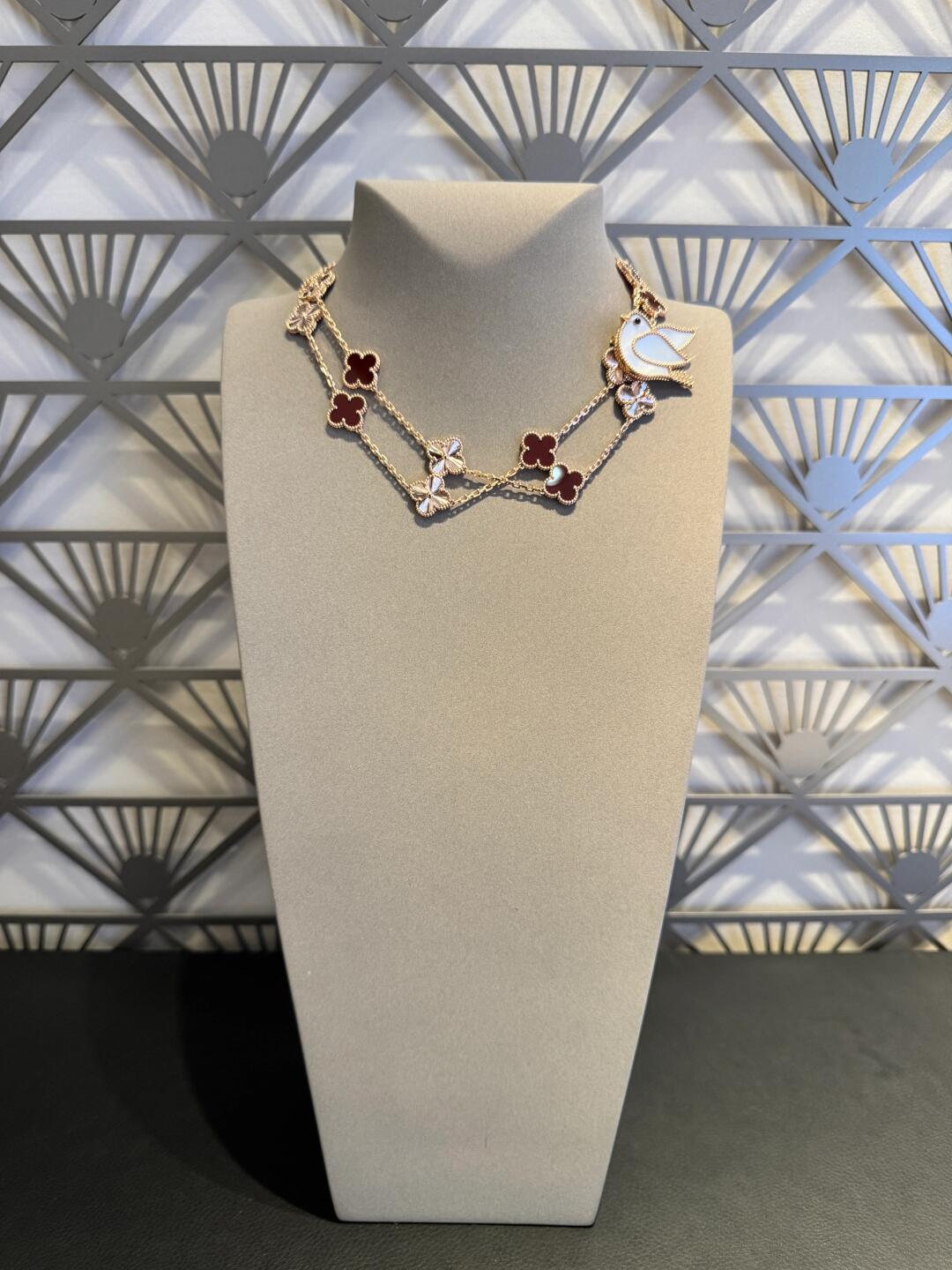 [ORA]CLOVER 20 MOTIFS LASER CARNELIAN NECKLACE