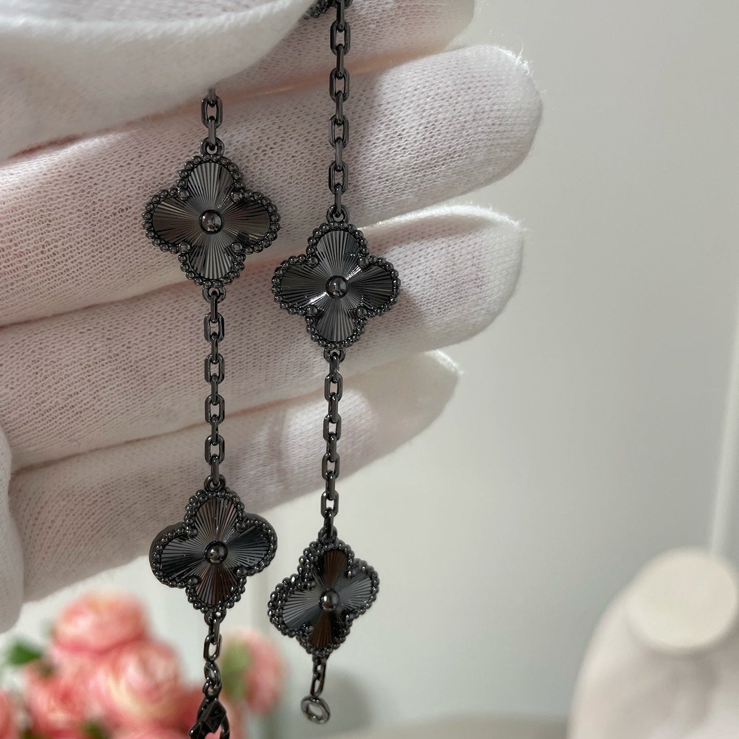 [ORA]CLOVER 5 MOTIF BLACK BRACELET
