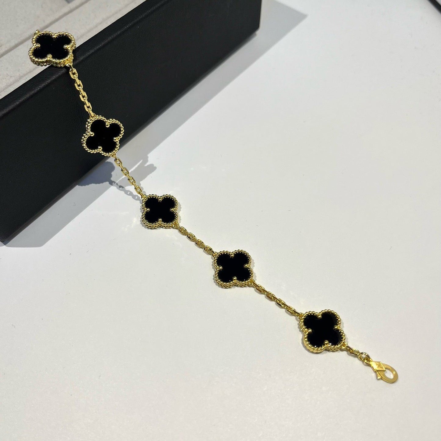 [ORA] CLOVER 5 MOTIF ONYXS BRACELET COLLECTION