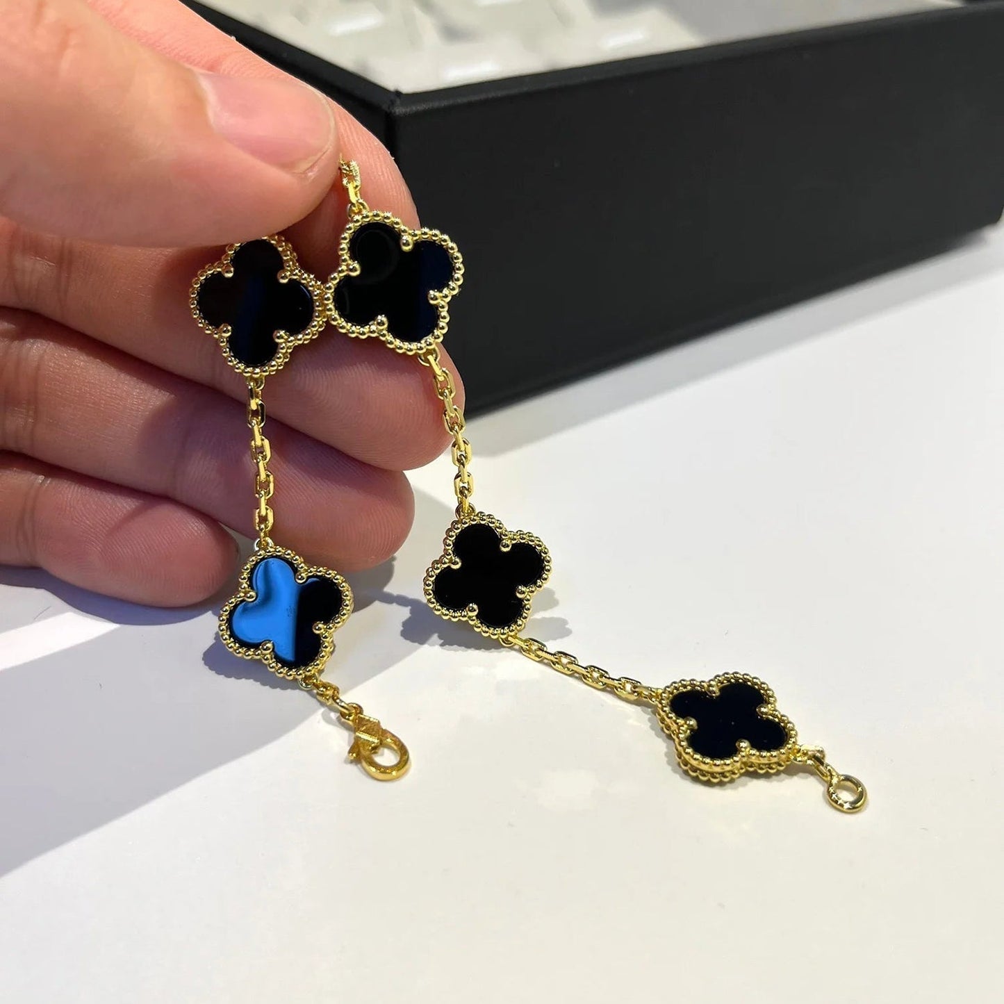 [ORA] CLOVER 5 MOTIF ONYXS BRACELET COLLECTION