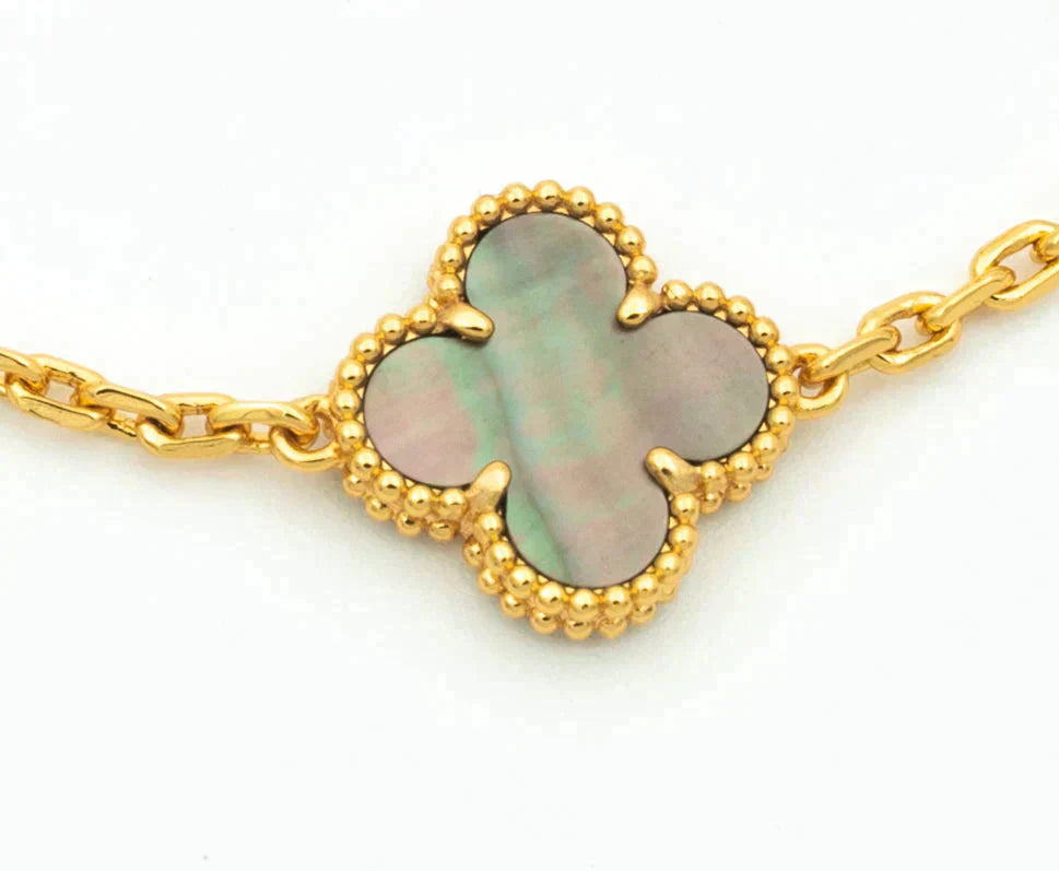 [ORA] CLOVER 5 MOTIF GRAY MOP BRACELET COLLECTION