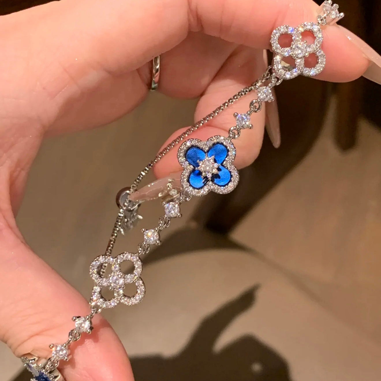 [ORA]CLOVER 5 MOTIF PINK BLUE RED WHITE BRACELET