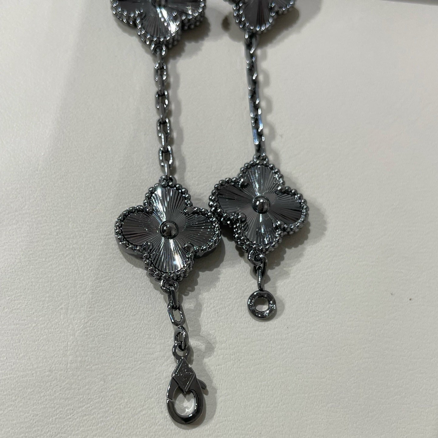 [ORA]CLOVER 5 MOTIF BLACK BRACELET