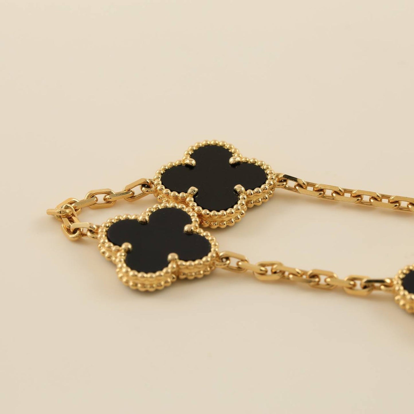 [ORA] CLOVER 5 MOTIF ONYXS BRACELET COLLECTION