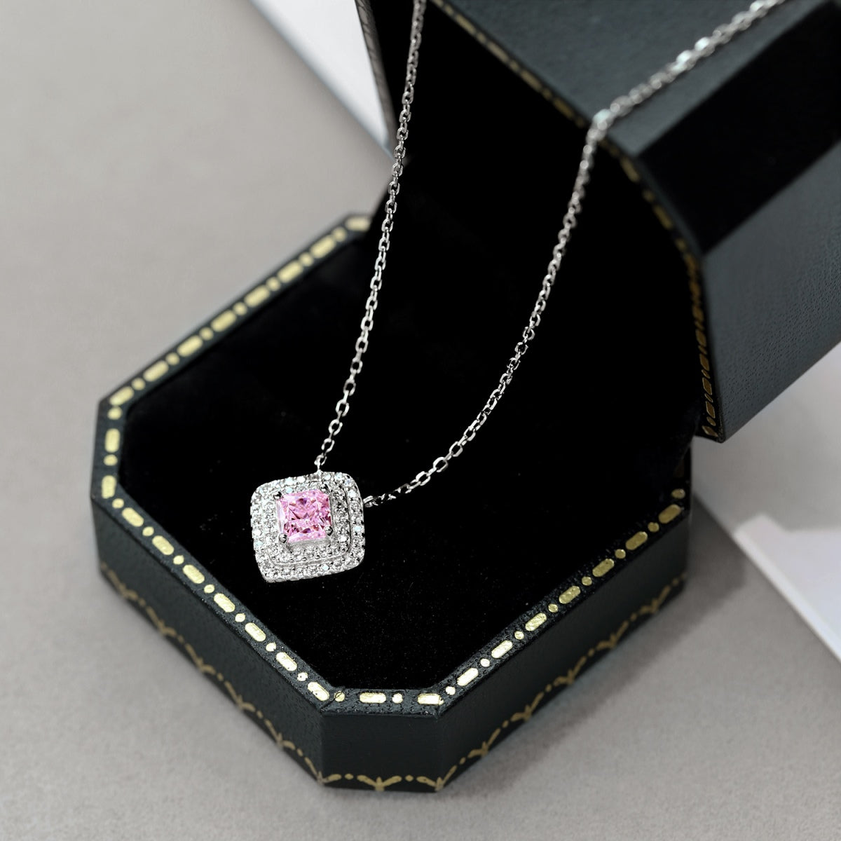 [ORA ]Sparkling Asscher Cut Necklace