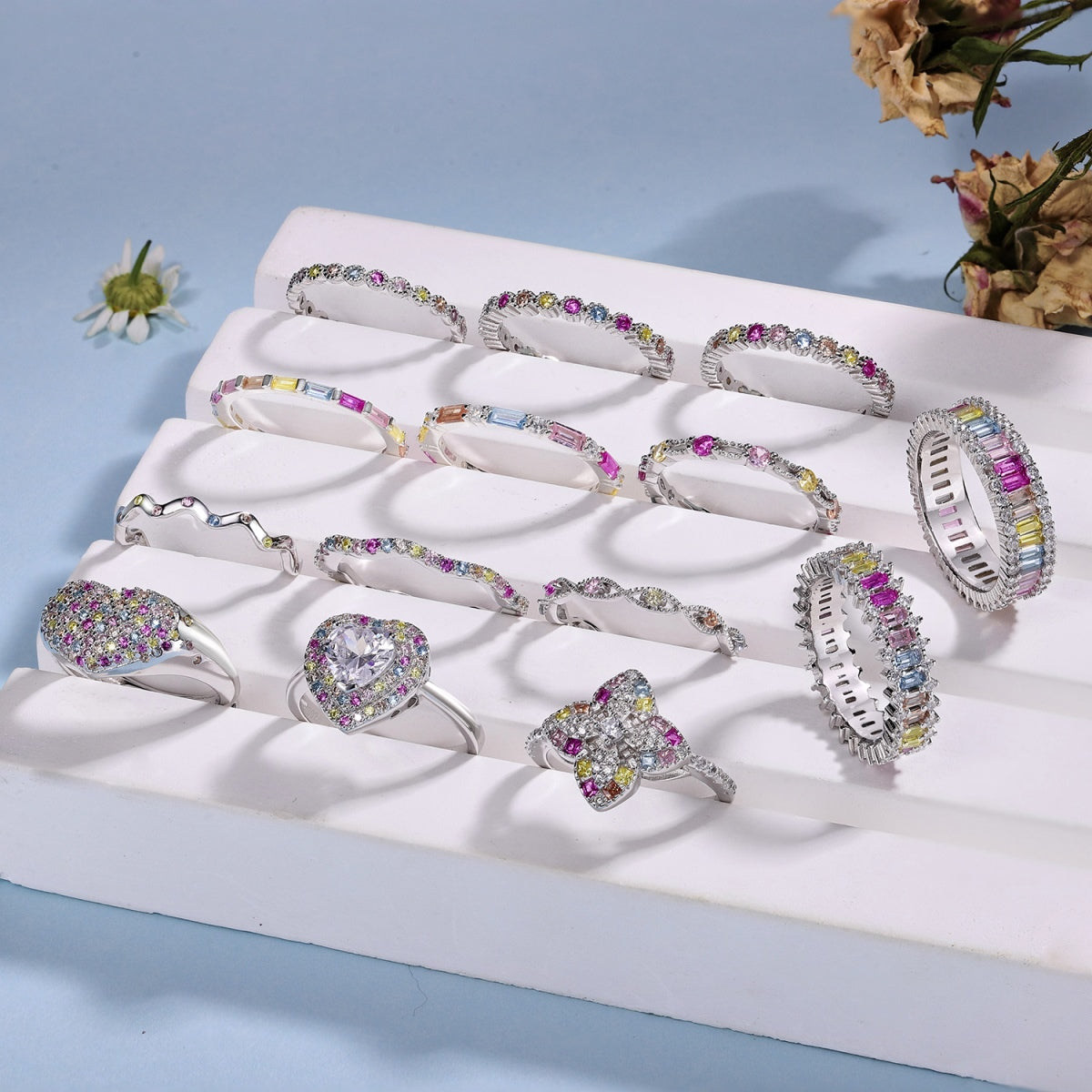 [ORA ]Unique Scintillating Round Cut Daily Ring