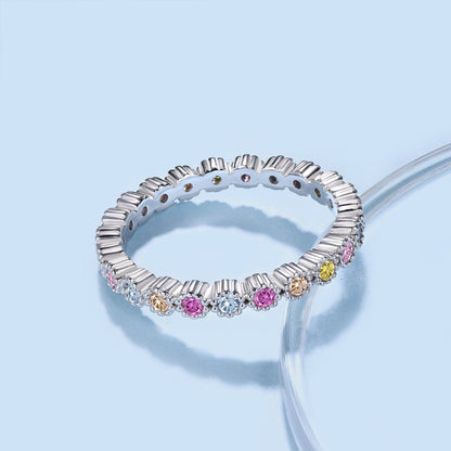 [ORA ]Unique Scintillating Round Cut Daily Ring