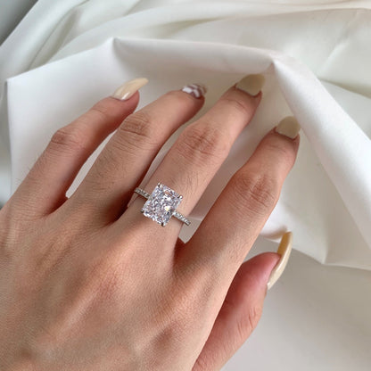 [ORA ]4.0 Carat Luxurious Engagement Ring