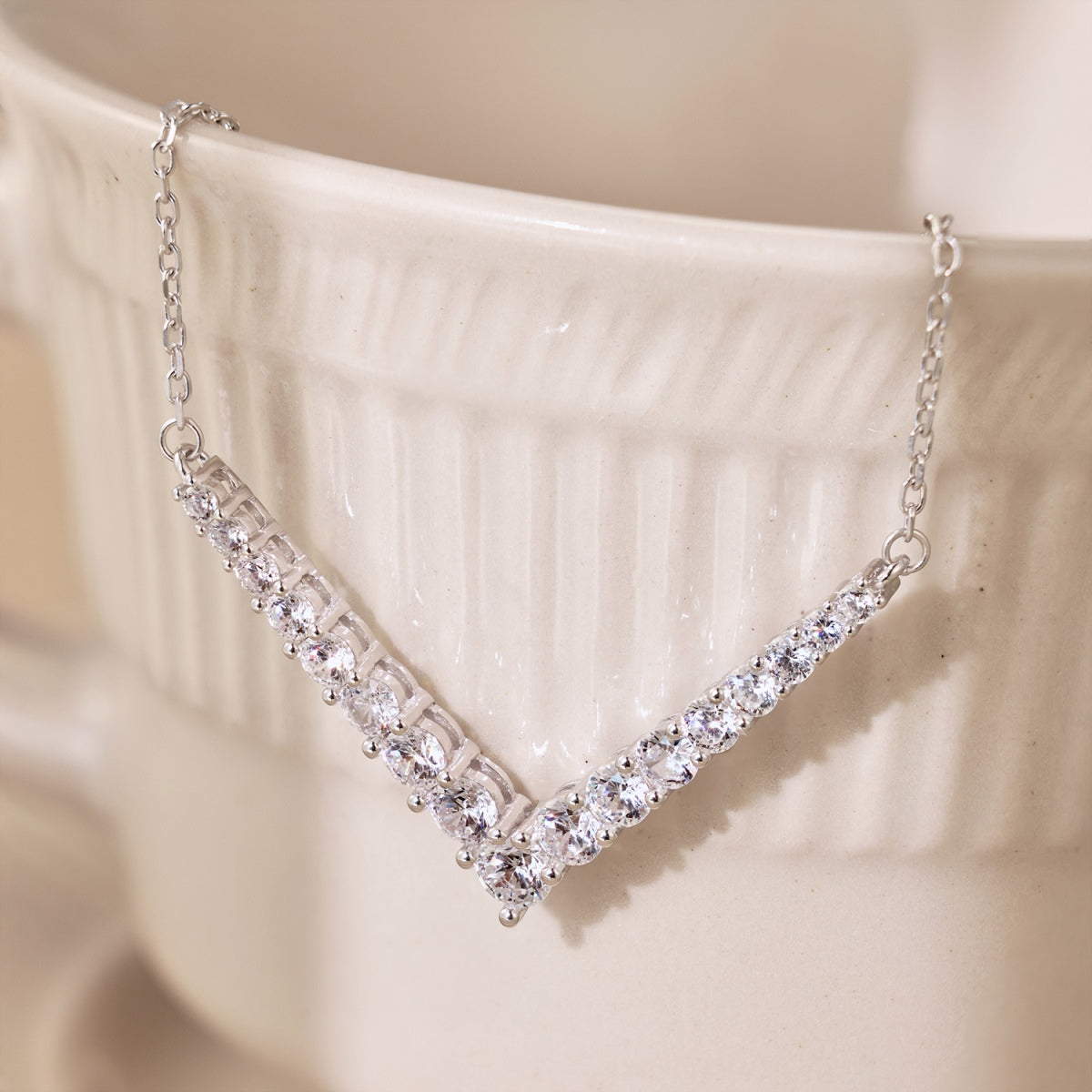 [ORA ]Ornate Round Cut Necklace