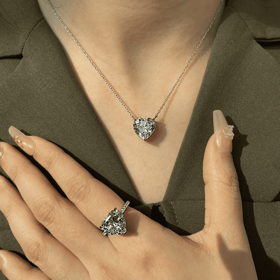 [ORA ]6.0 carat Radiant Heart Shape Necklace