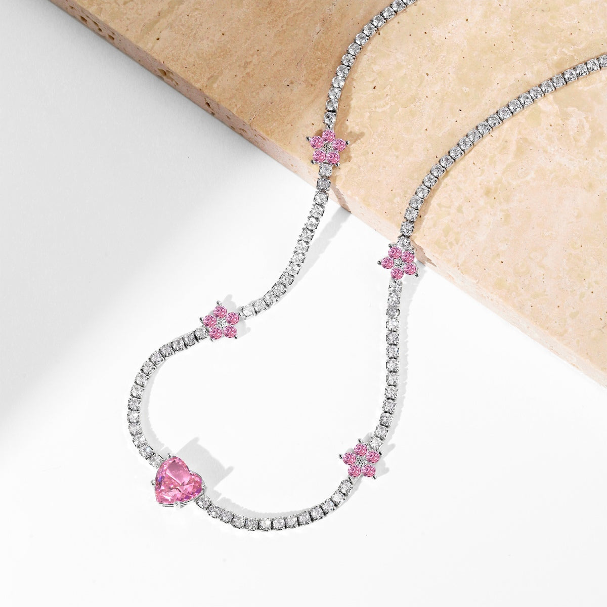 [ORA ]Dazzling Pink Heart Flower Necklace