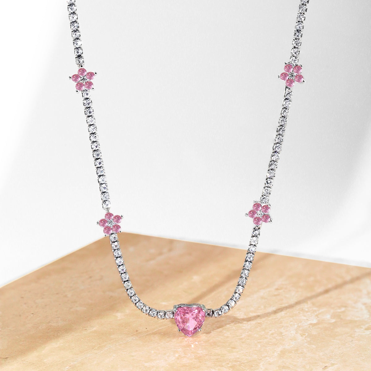 [ORA ]Dazzling Pink Heart Flower Necklace