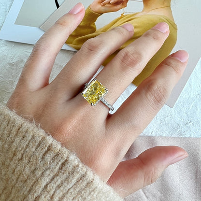 [ORA ]4.0 Carat Luxurious Engagement Ring