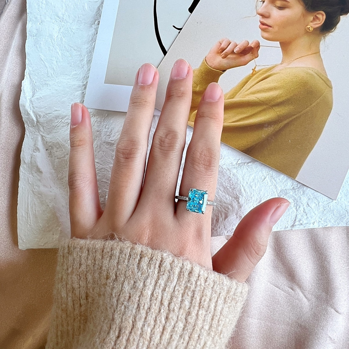 [ORA ]4.0 Carat Luxurious Engagement Ring