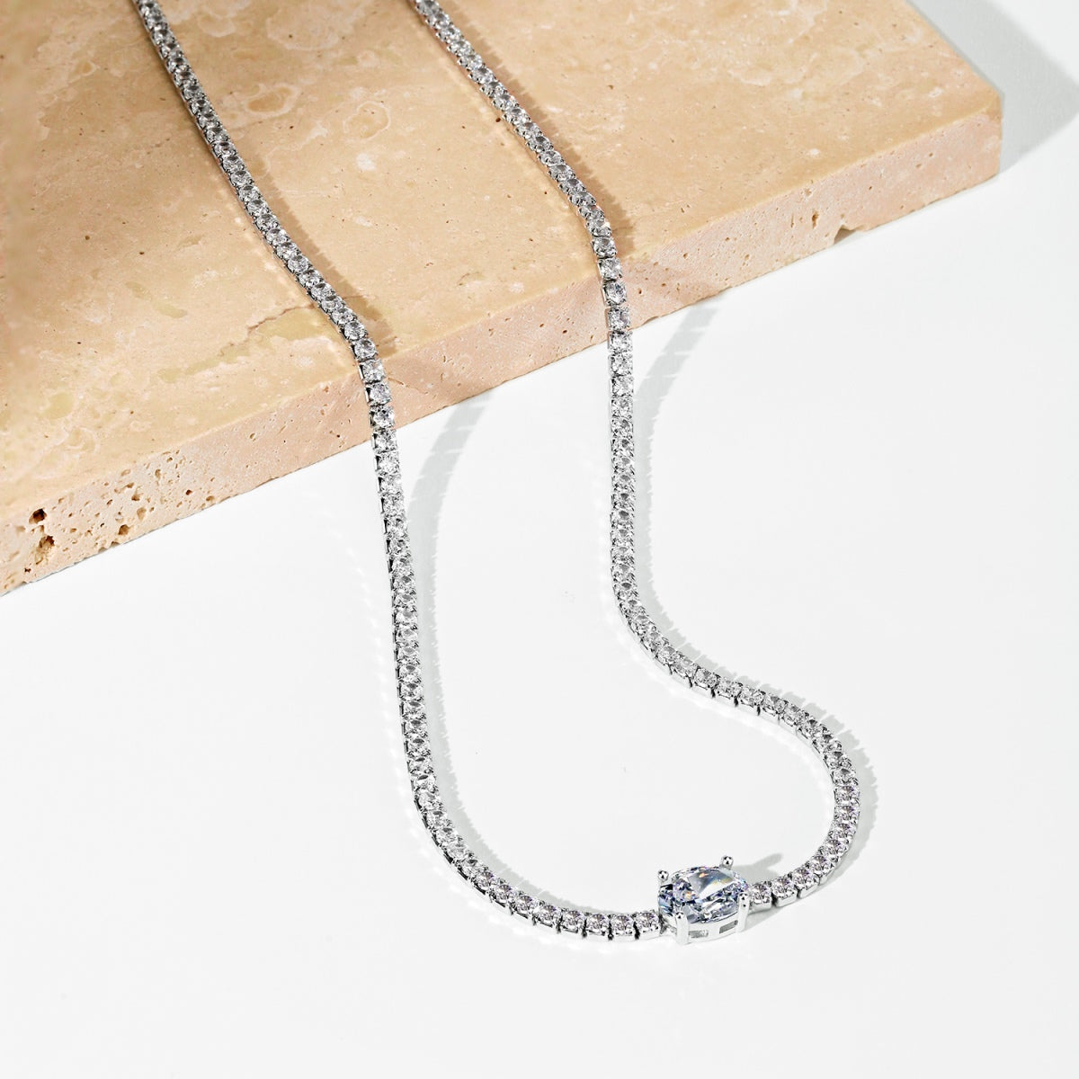 [ORA ]1.0 Carat Shining Oval Cut Necklace