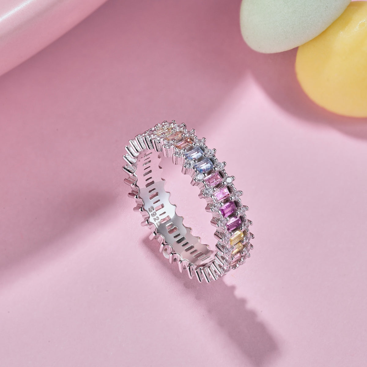 [ORA ]Splashy Ornate Emerald Cut Cocktail Ring