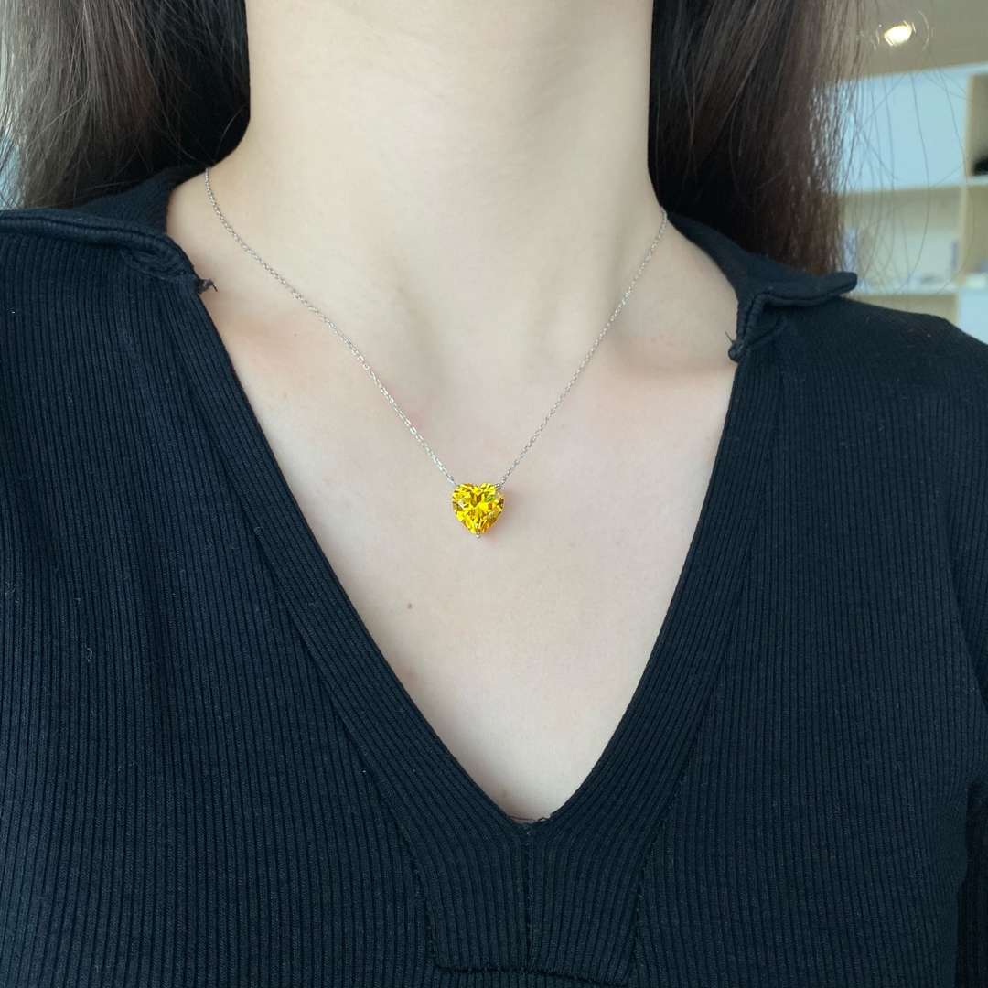 [ORA ]6.0 carat Radiant Heart Shape Necklace