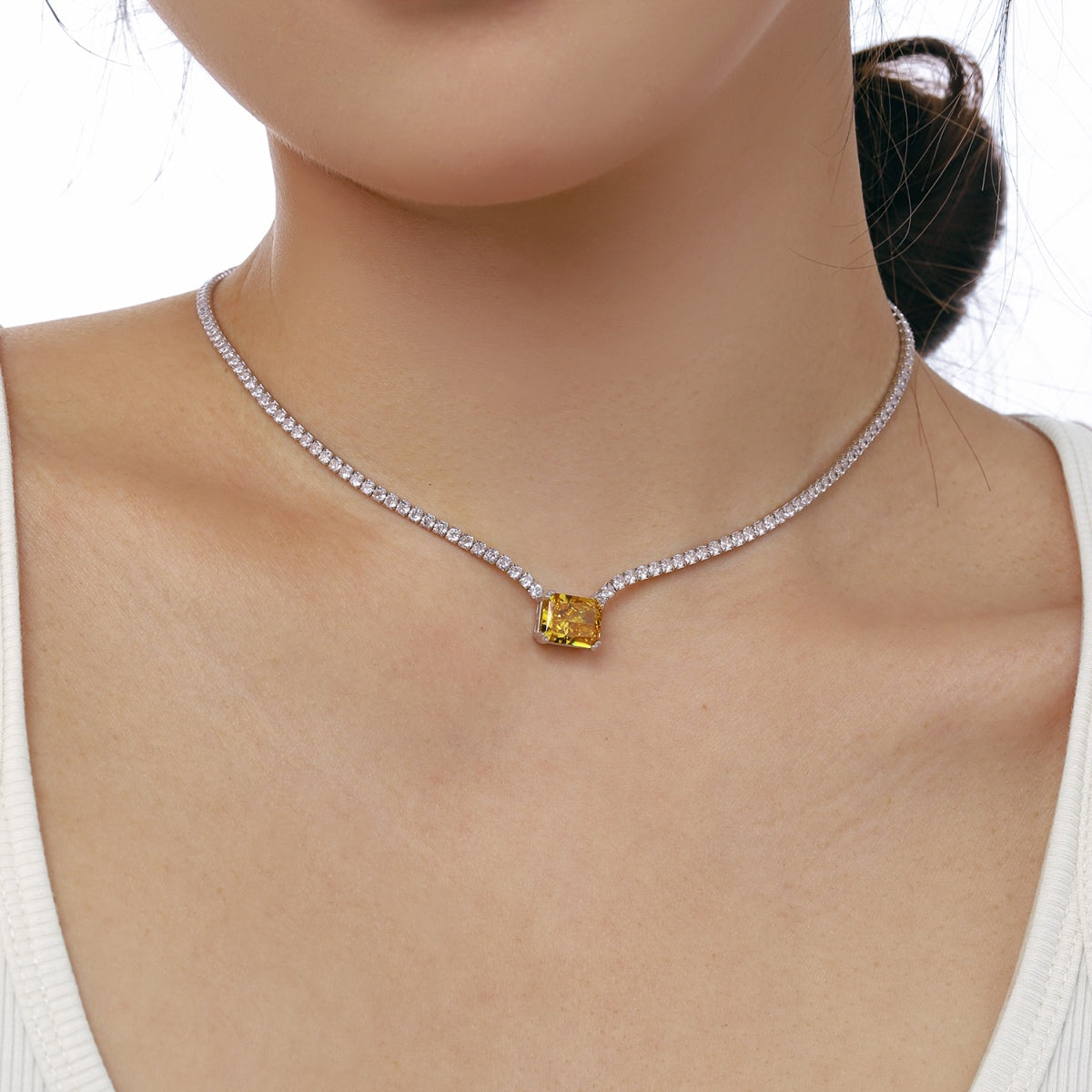 [ORA ]4.0 Carat Elegant Radiant Cut Necklace