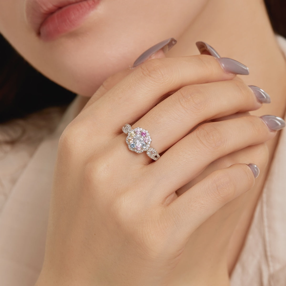 [ORA ]Delicate Colorful Round Cut Flower Shape Wedding Ring