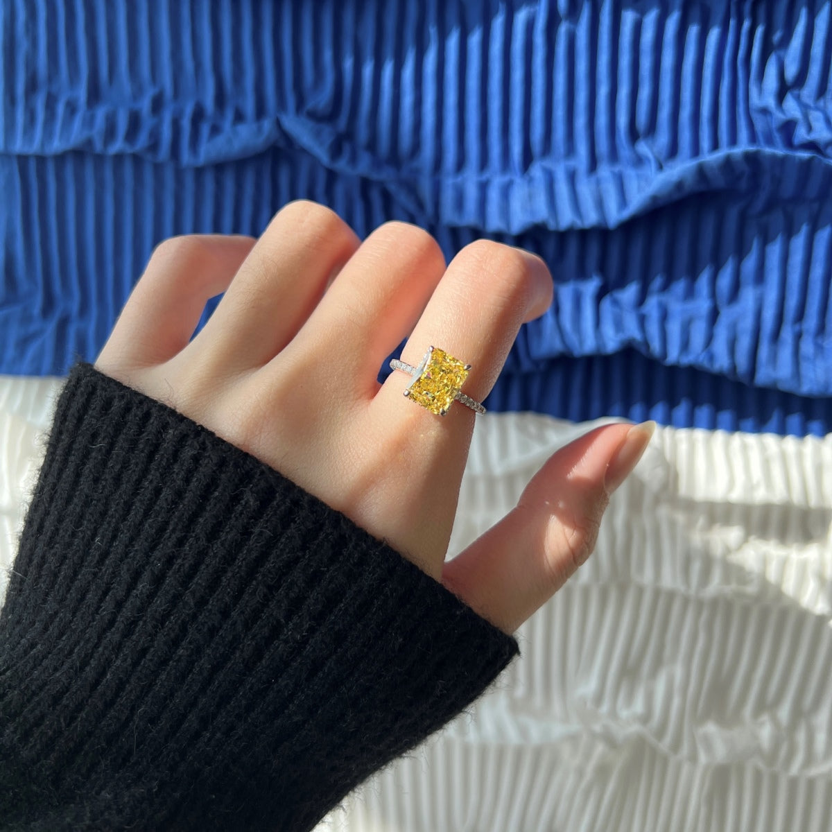 [ORA ]4.0 Carat Luxurious Engagement Ring