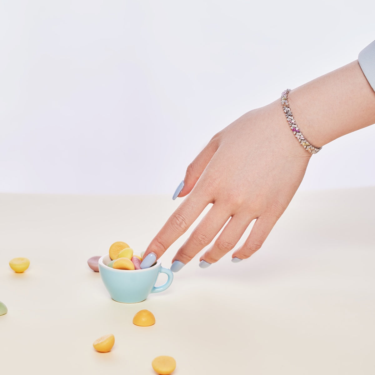 [ORA ]Dazzling Unique Multi Shape Daily Bracelet