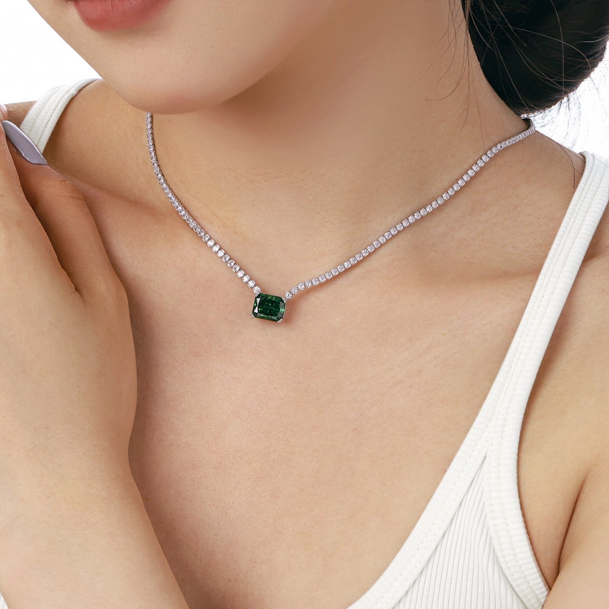 [ORA ]4.0 Carat Elegant Radiant Cut Necklace