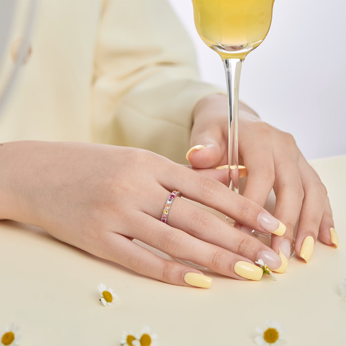 [ORA ]Dazzling Lustrous Round Cut Tennis Ring