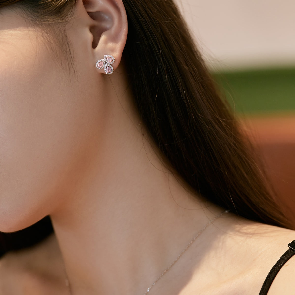 [ORA ]Ornate Flower Shape Pear Cut Lover Earrings