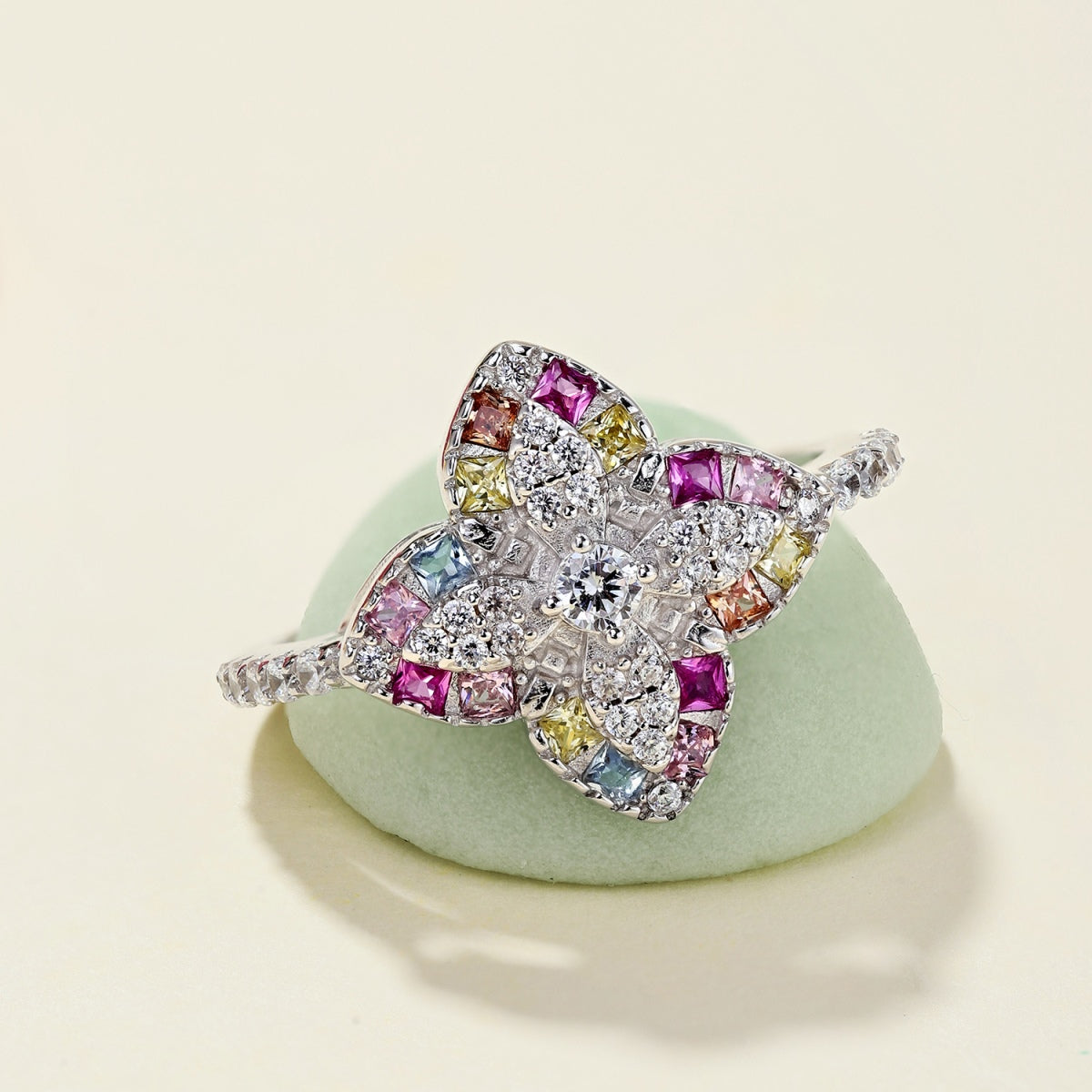 [ORA ]豪華なカラフルフラワーシェイプバンケットリング
