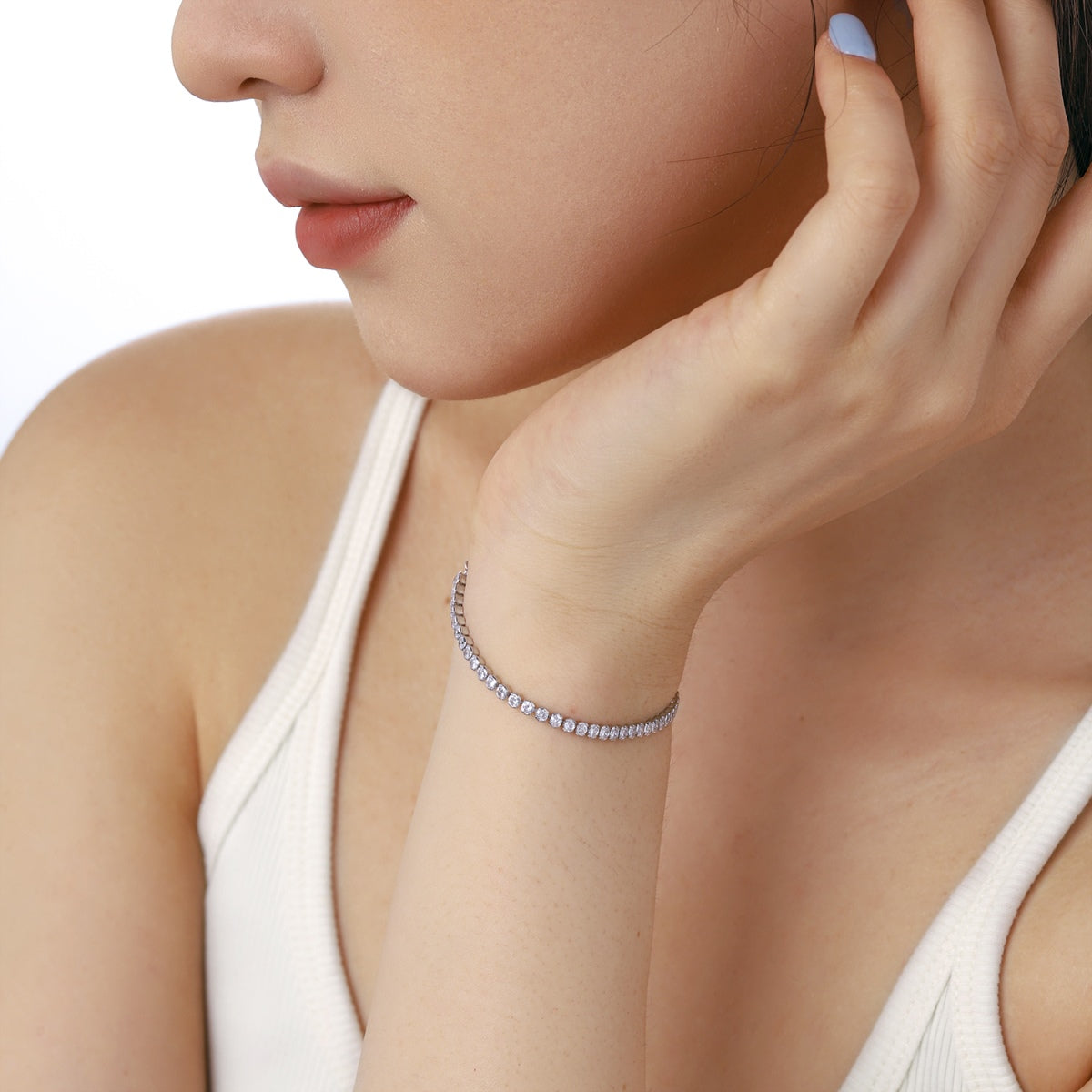 [ORA ]Dazzling Sparkling Round Cut Daily Bracelet