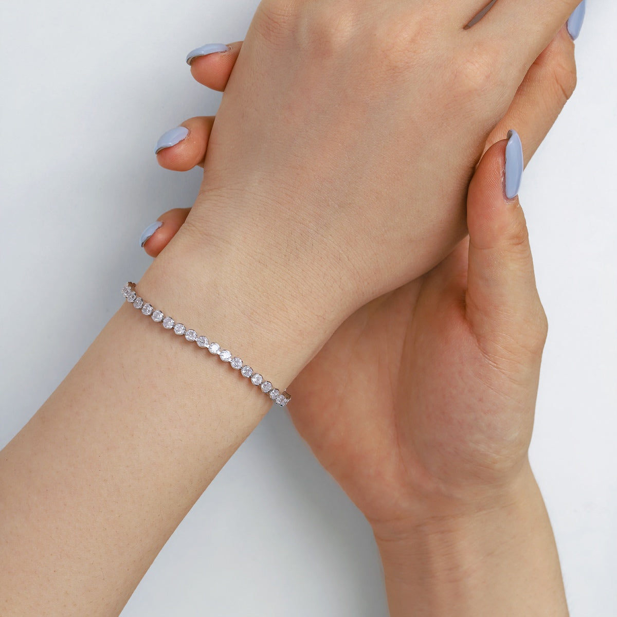 [ORA ]Ornate  Sparkling Round Cut Daily Bracelet