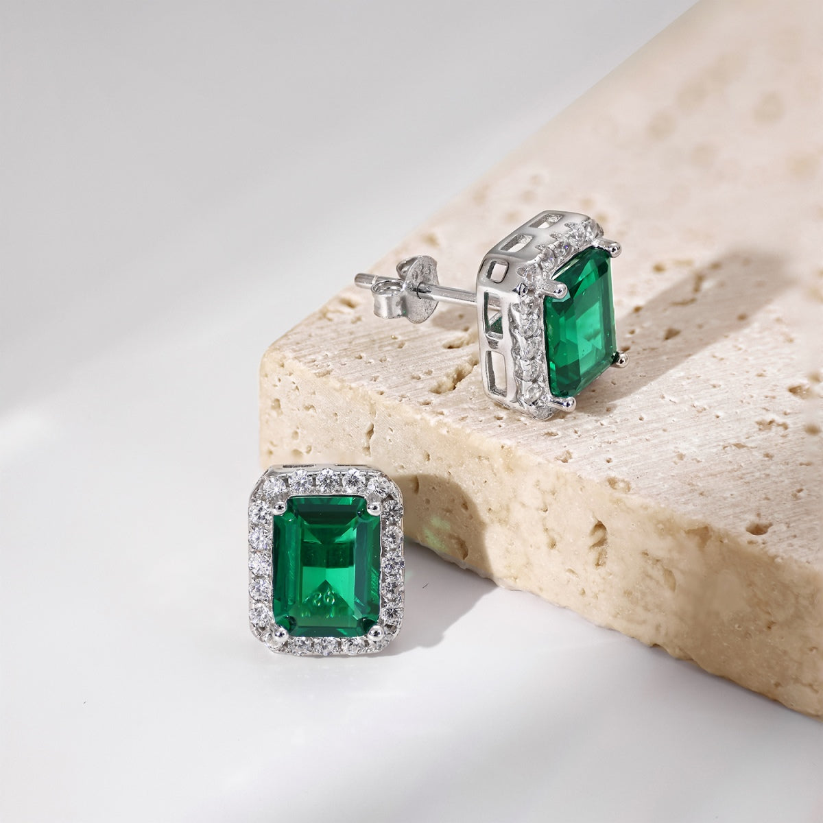 [ORA ]Luxurious Dainty Emerald Cut Banquet Earrings