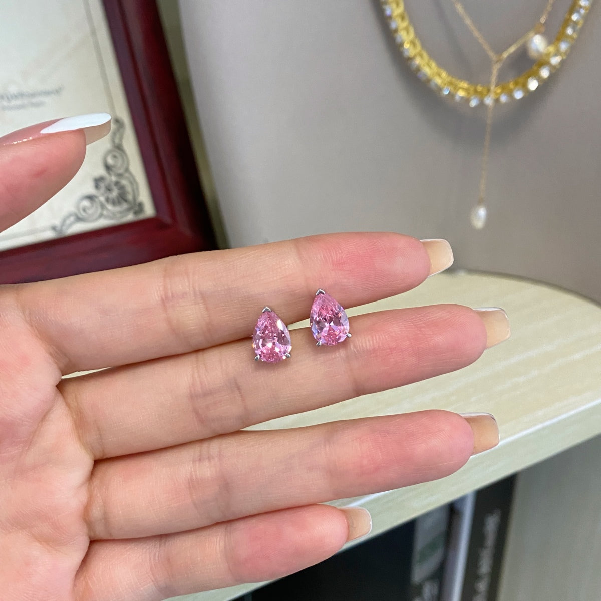 [ORA ]Ornate Water Drop Shape Earrings