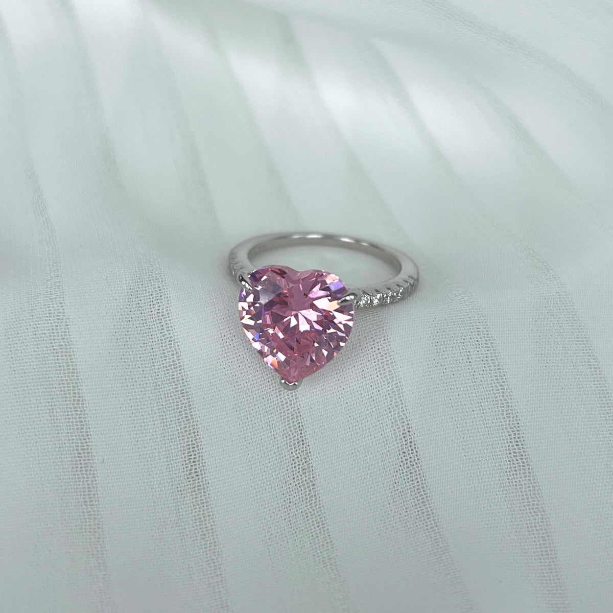 [ORA ]6.0 Carat Luxurious Sparkling Romantic Heart Cut Lover Ring