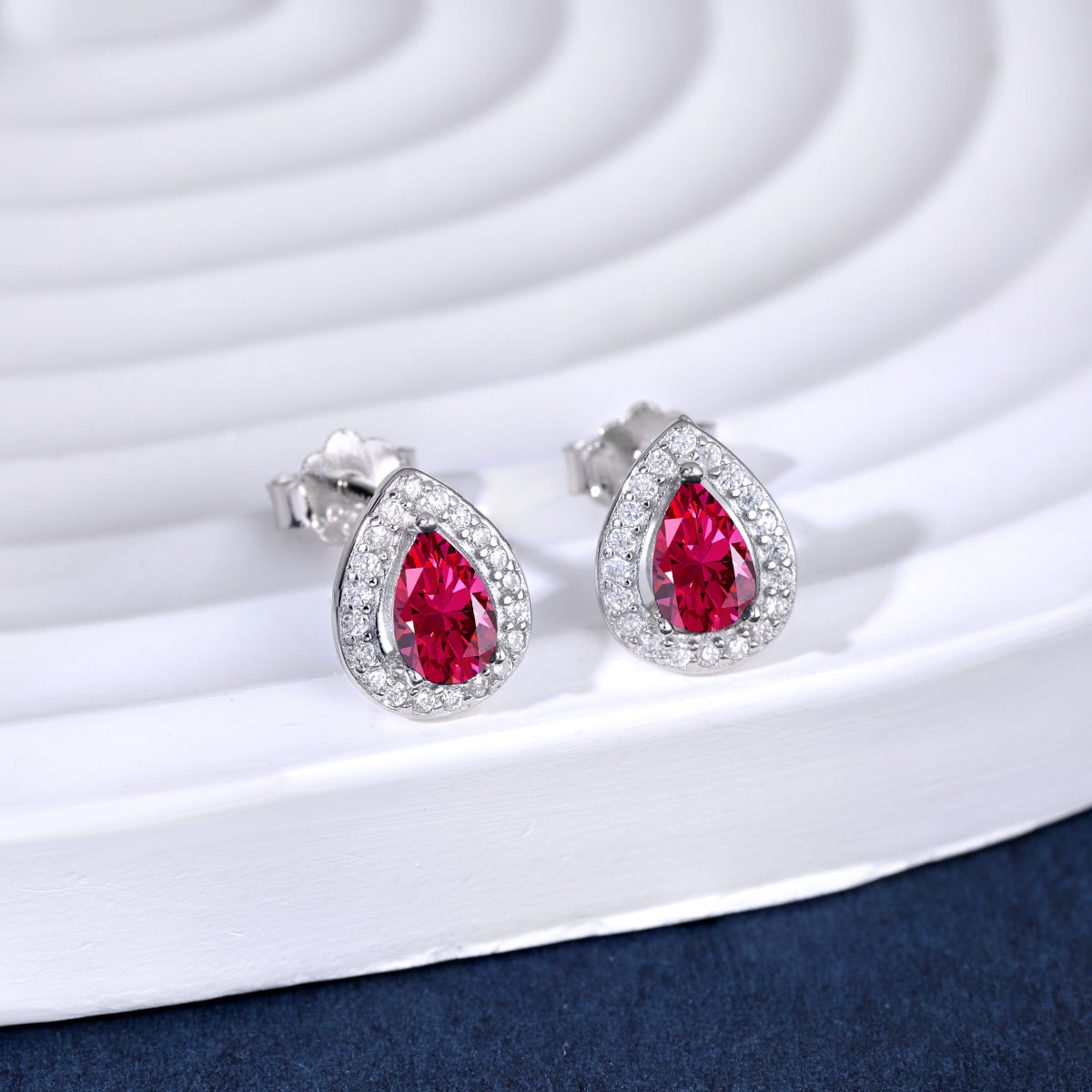 [ORA ]Luxurious Water Drop Shape Earrings