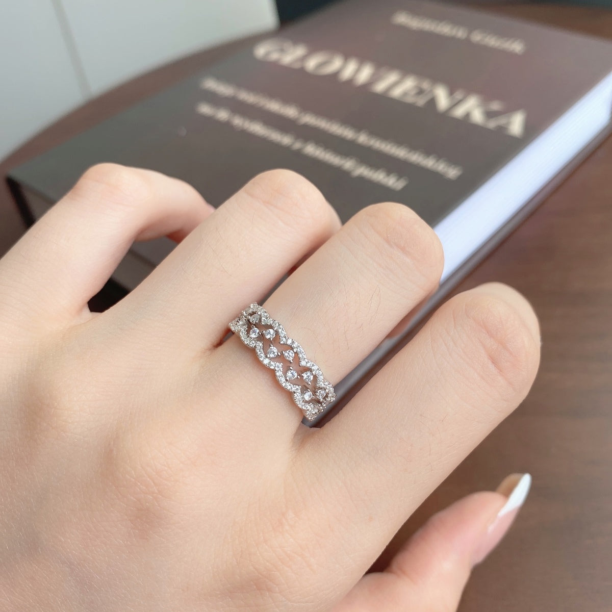 [ORA ]Elegant Resplendent Round Shape Party Ring
