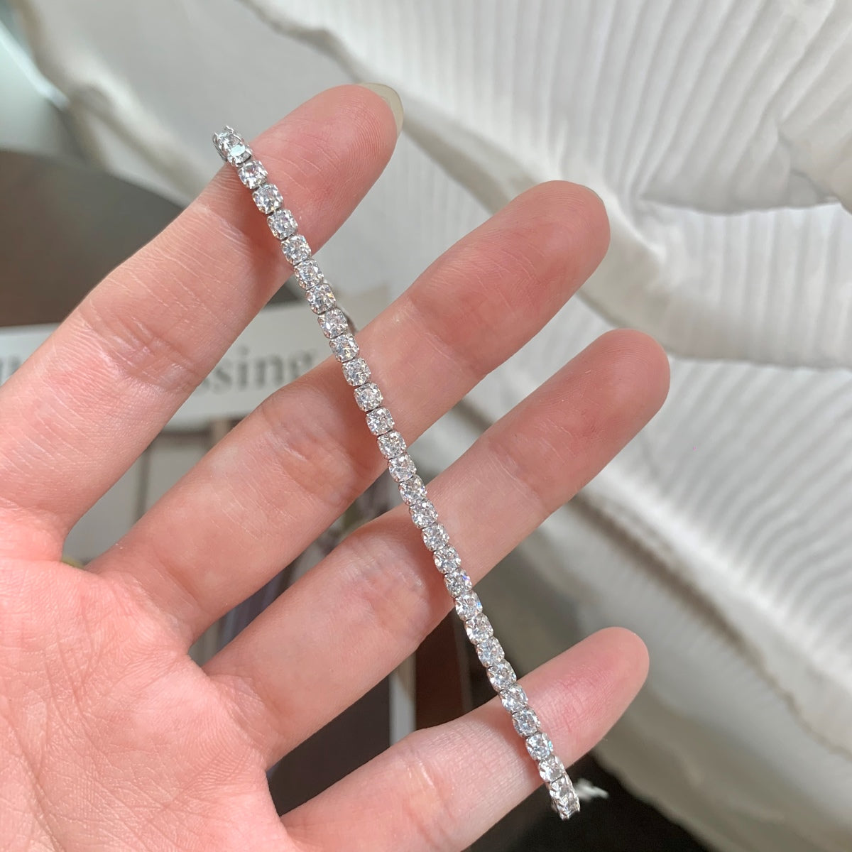 [ORA ]Sparkling Round Cut Daily Bracelet