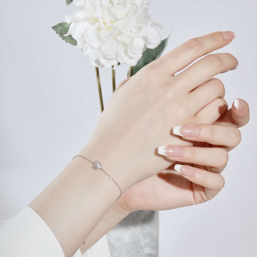 [ORA ]Heart-Shaped Gentle and Versatile Bracelet