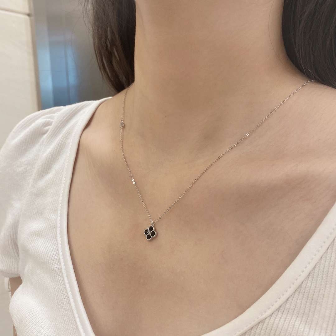 [ORA ]Delicate Flower Shape Necklace