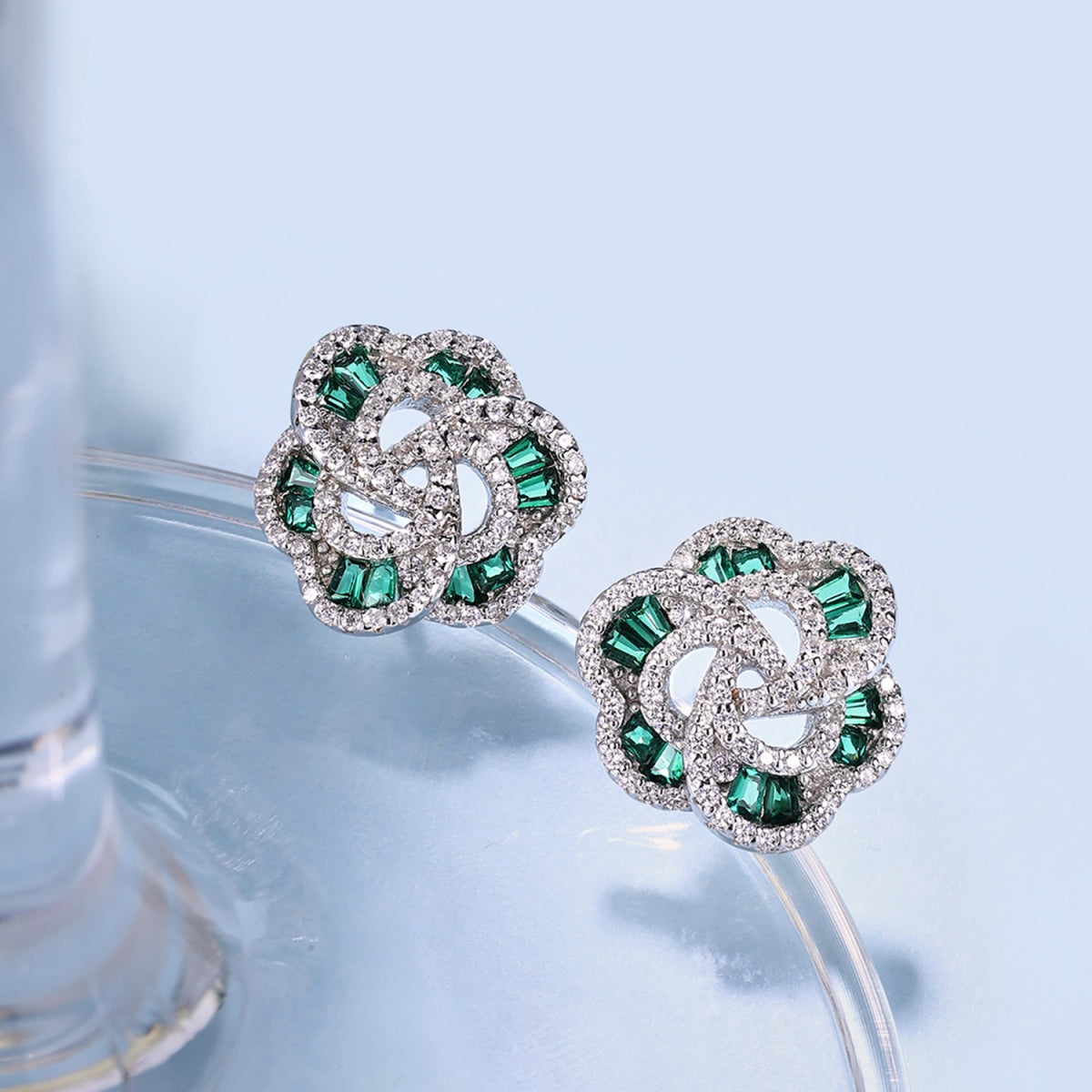 [ORA ]Exquisite Flower Shape Daily Earrings