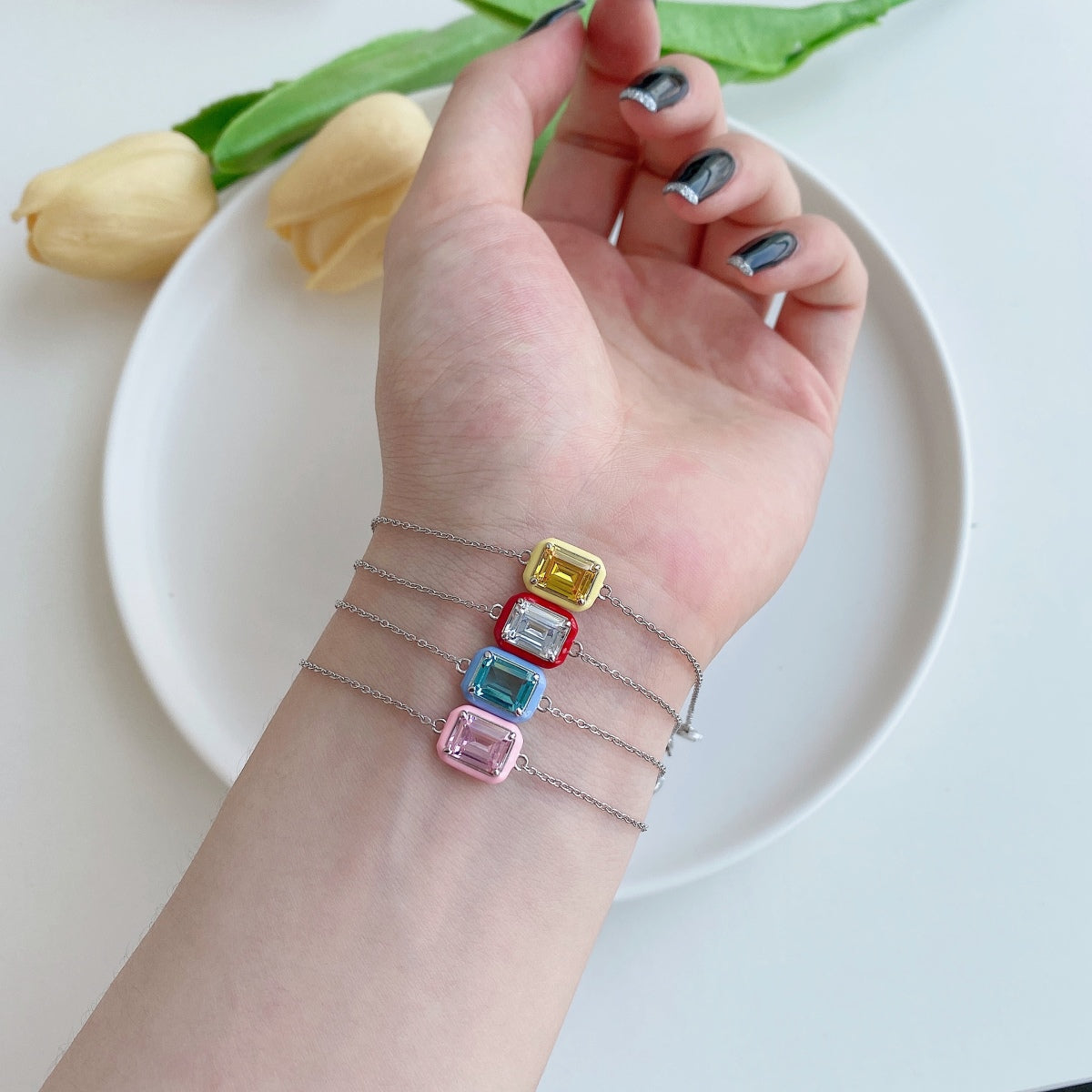 [ORA ]2.0 Carat Sparkling Colorful Emerald Cut Daily Bracelet