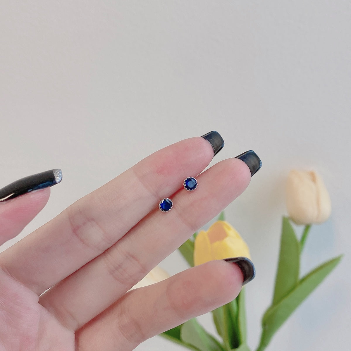 [ORA ]Sparkling Colorful Round Shape Earrings