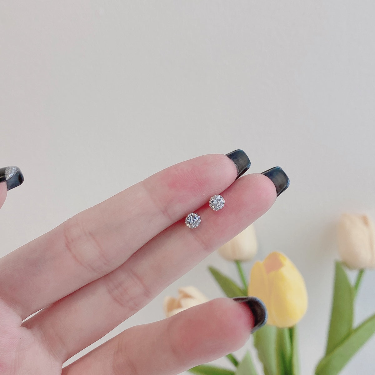 [ORA ]Sparkling Colorful Round Shape Earrings