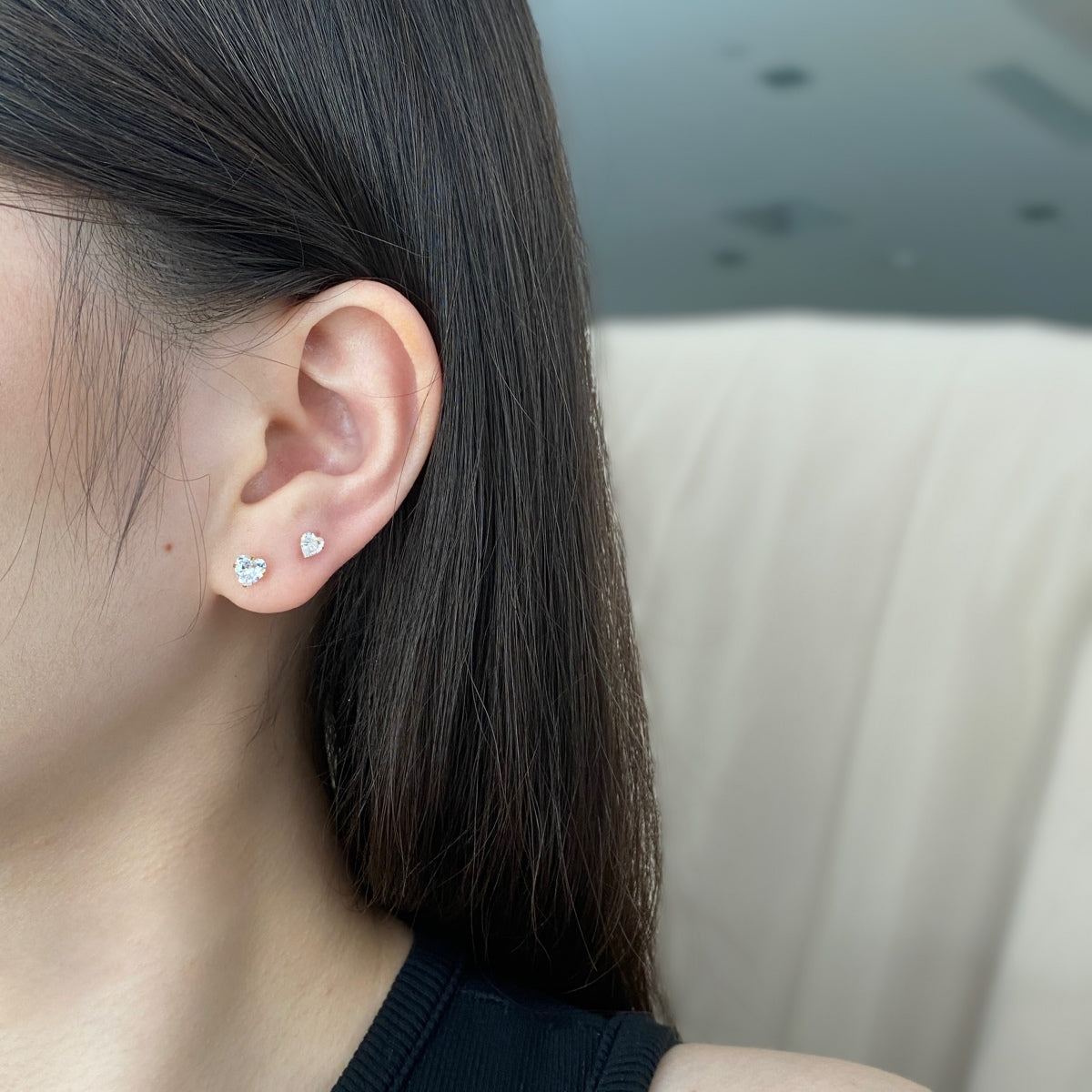 [ORA ]Sparkling Heart Shaped Simple Earrings