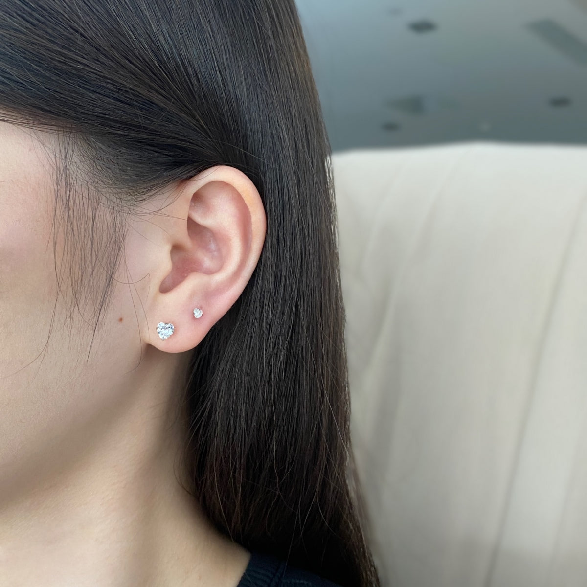 [ORA ]Sparkling Heart Shaped Simple Earrings