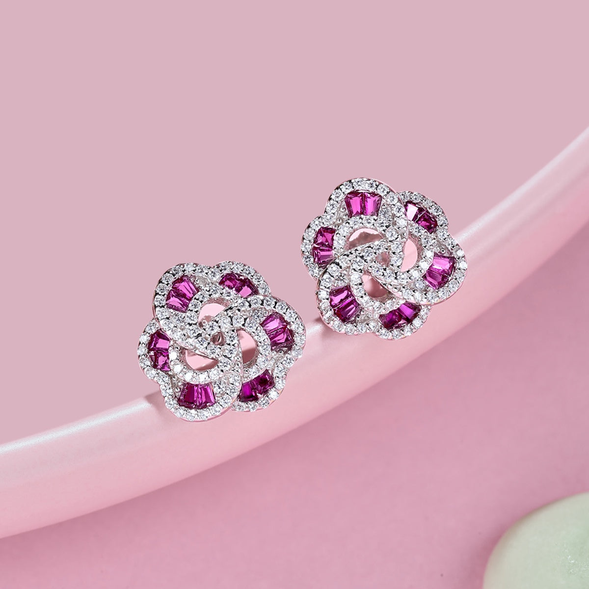 [ORA ]Exquisite Flower Shape Daily Earrings