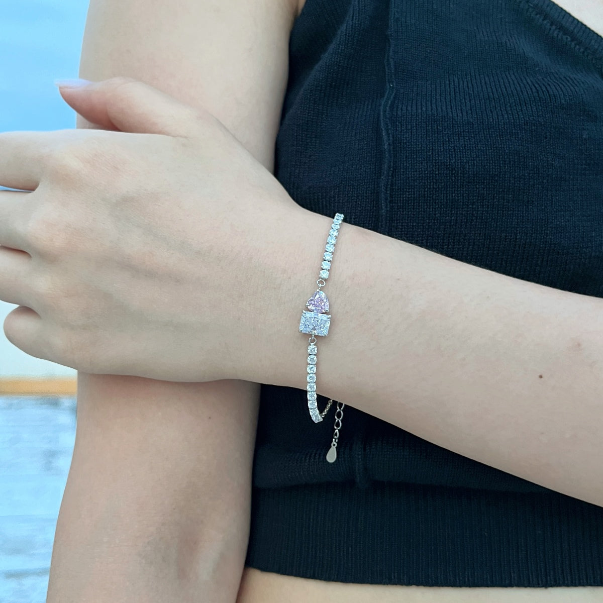 [ORA ]Dazzling Unique Multi Shape Lover Bracelet