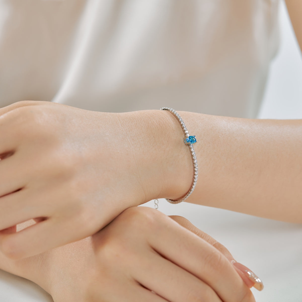 [ORA ]0.75 Carat Exquisite Oval Cut Daily Bracelet