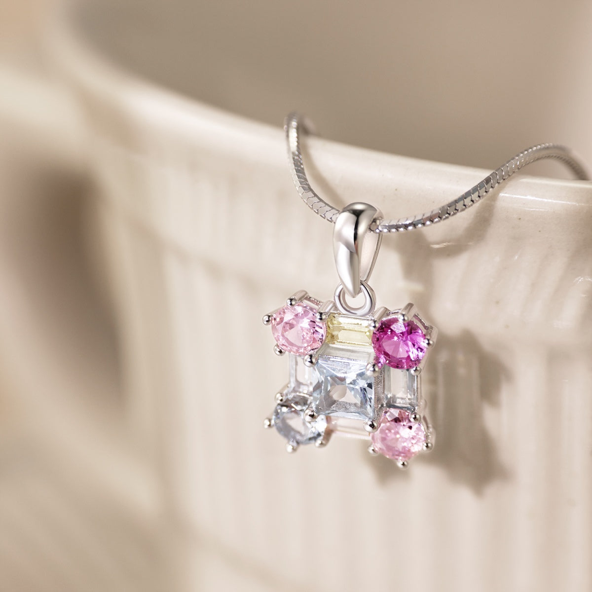 [ORA ]Gorgeous Multi Colorful Necklace